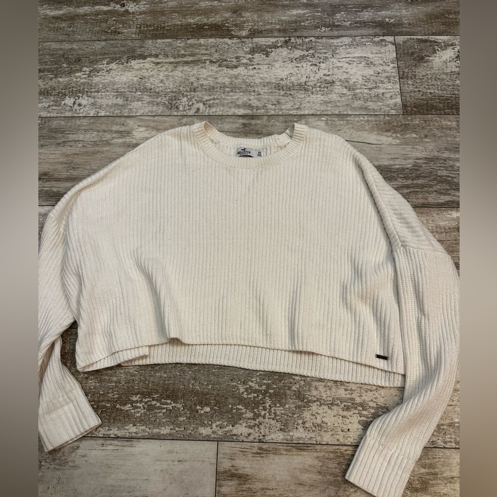 Hollister Cream Crew Neck Sweater